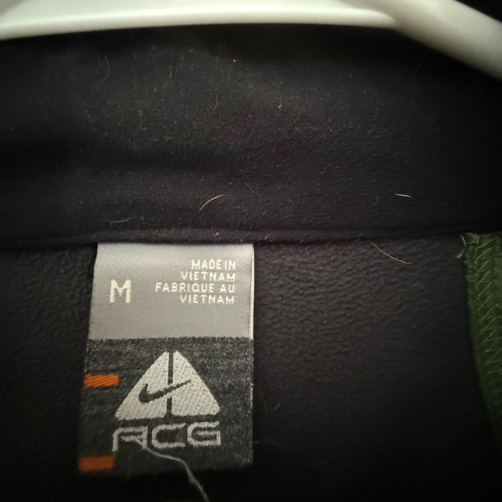 Nike ACG Jacket - Picture 3 of 6